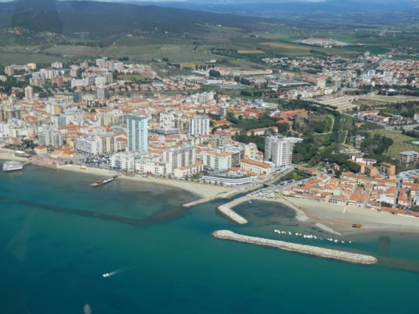 Follonica vista dall'aereo